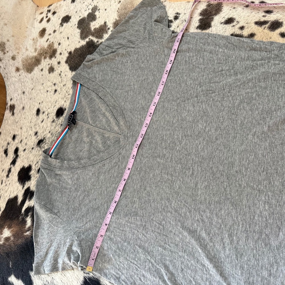 AYR The Vito Short Sleeve V-neck T-shirt in Gray Minimalist Basic Women Large - Picture 4 of 7
